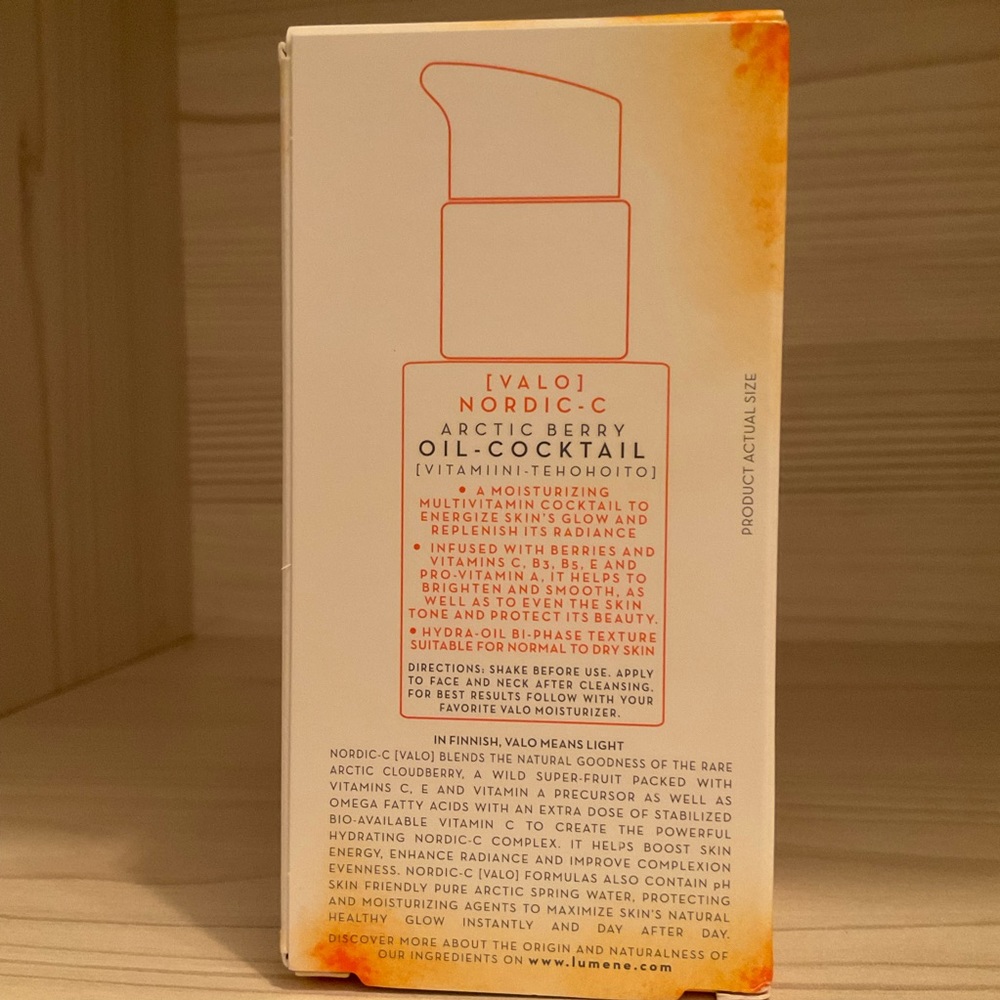 Skincare set -Peter Thomas Roth + EVE LOM + Lumene + Juice Beauty + Estee Lauder - Picture 12 of 13